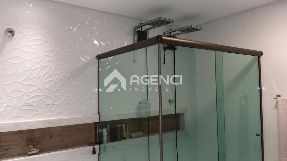 Casa, Camargos, 4 Quartos, 0 Vaga, 2 Suítes