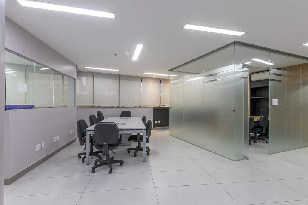 Sala, Vila da Serra, 0 Quarto, 9 Vagas