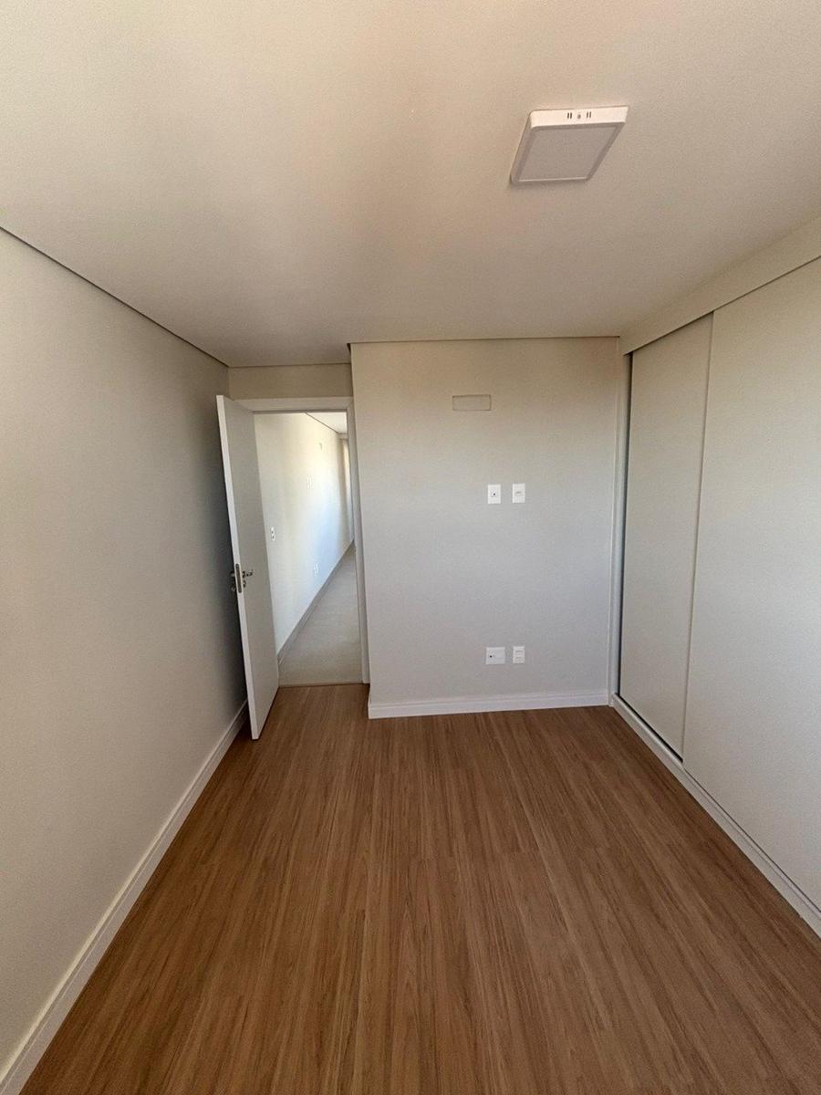 Apartamento, Sagrada Família, 1 Quarto, 1 Vaga