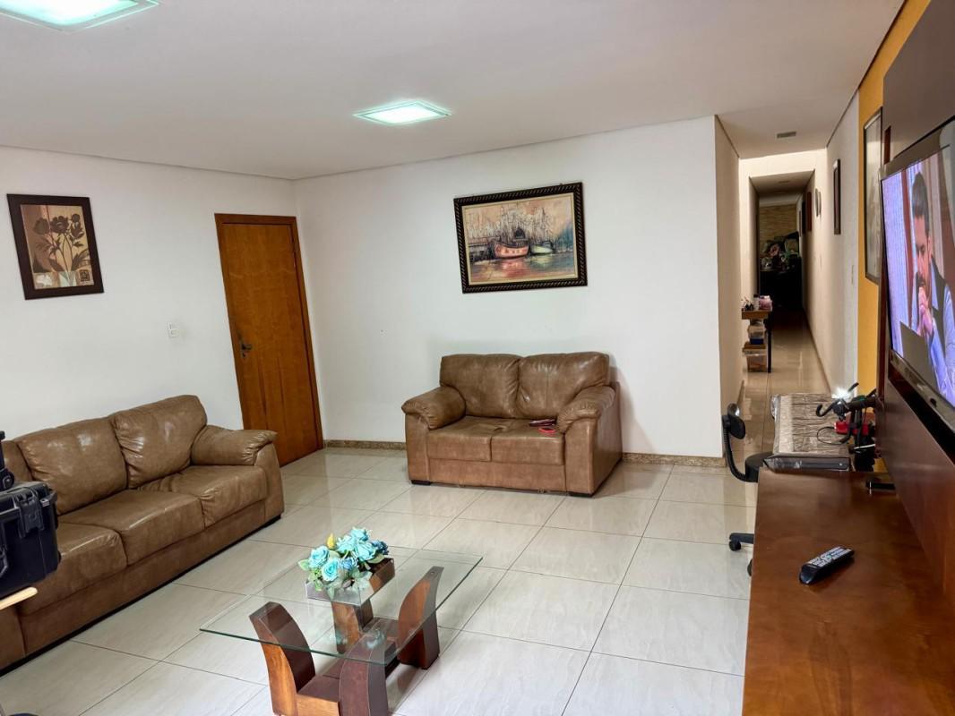 Casa, Ana Lúcia, 3 Quartos, 2 Vagas, 1 Suíte
