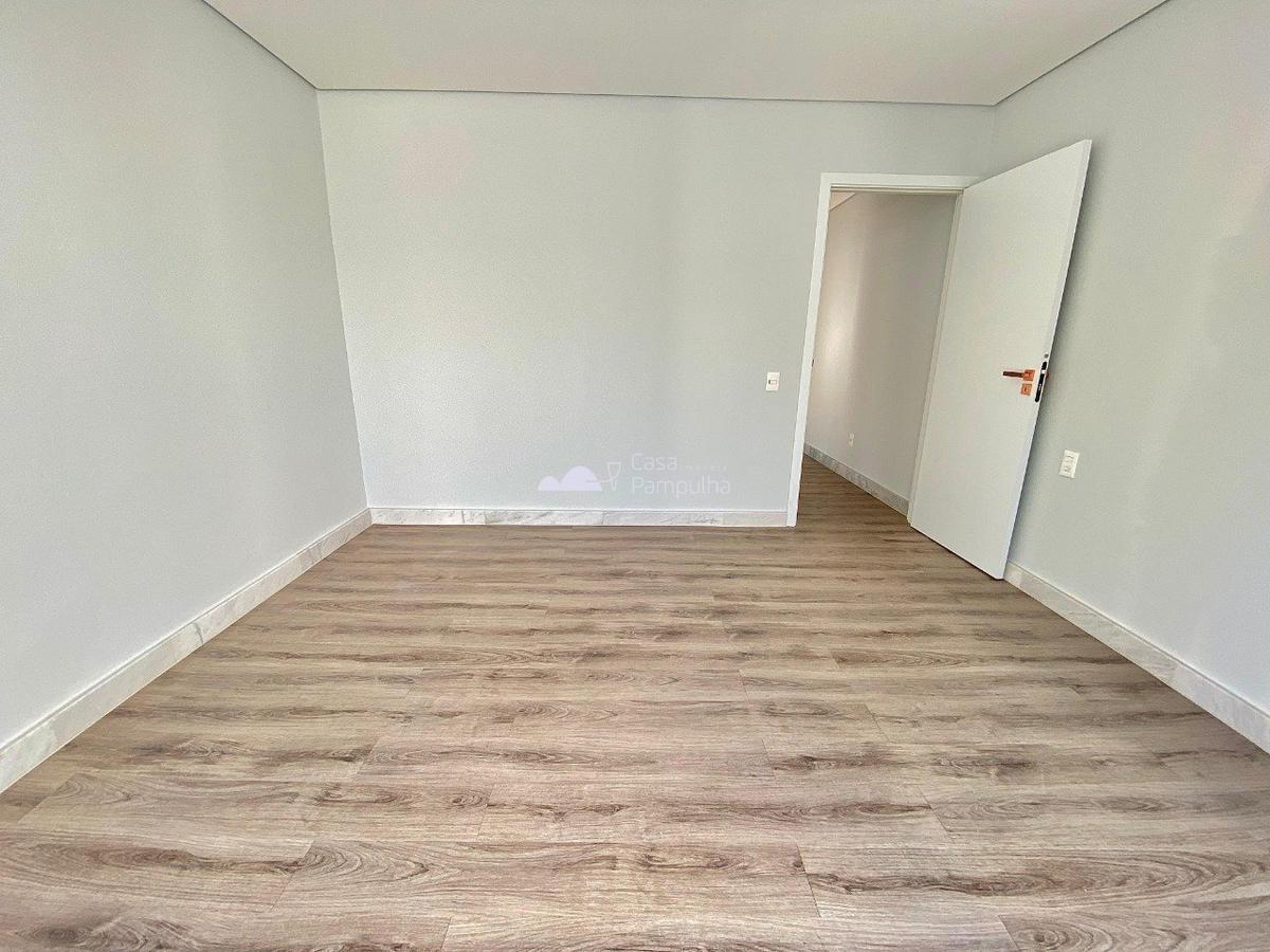 Casa, Planalto, 4 Quartos, 2 Vagas, 3 Suítes