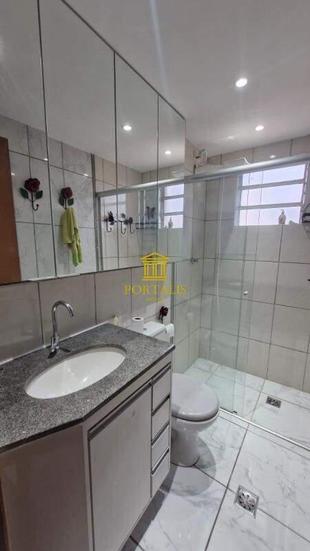 Casa, Cabral, 3 Quartos, 2 Vagas, 1 Suíte
