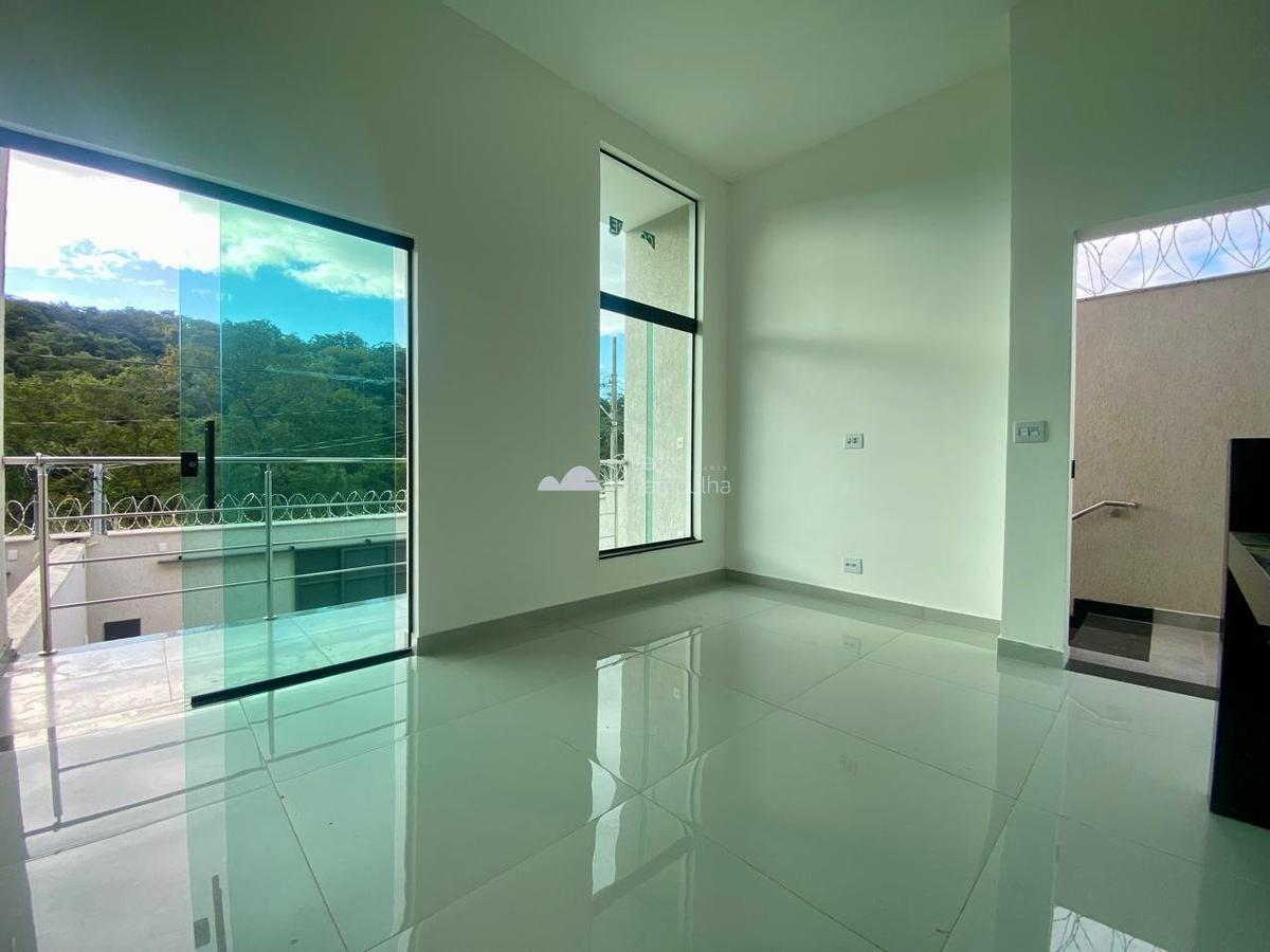 Casa, Novo Centro, 3 Quartos, 4 Vagas, 1 Suíte