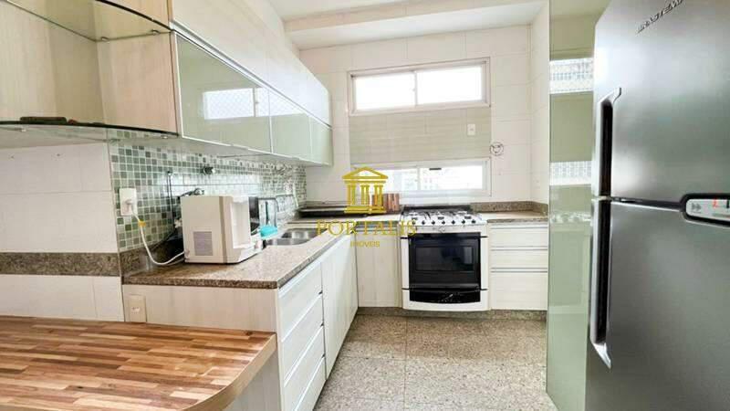 Apartamento, Funcionários, 4 Quartos, 2 Vagas, 1 Suíte