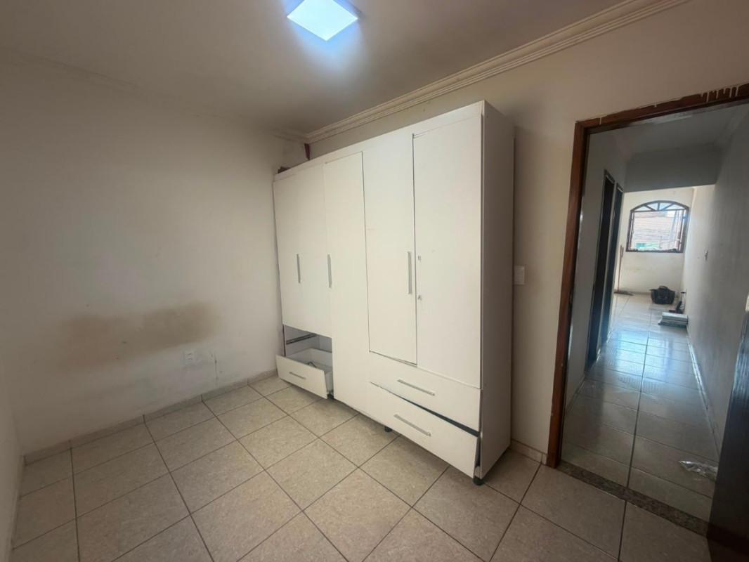Casa, Industrial, 3 Quartos, 2 Vagas