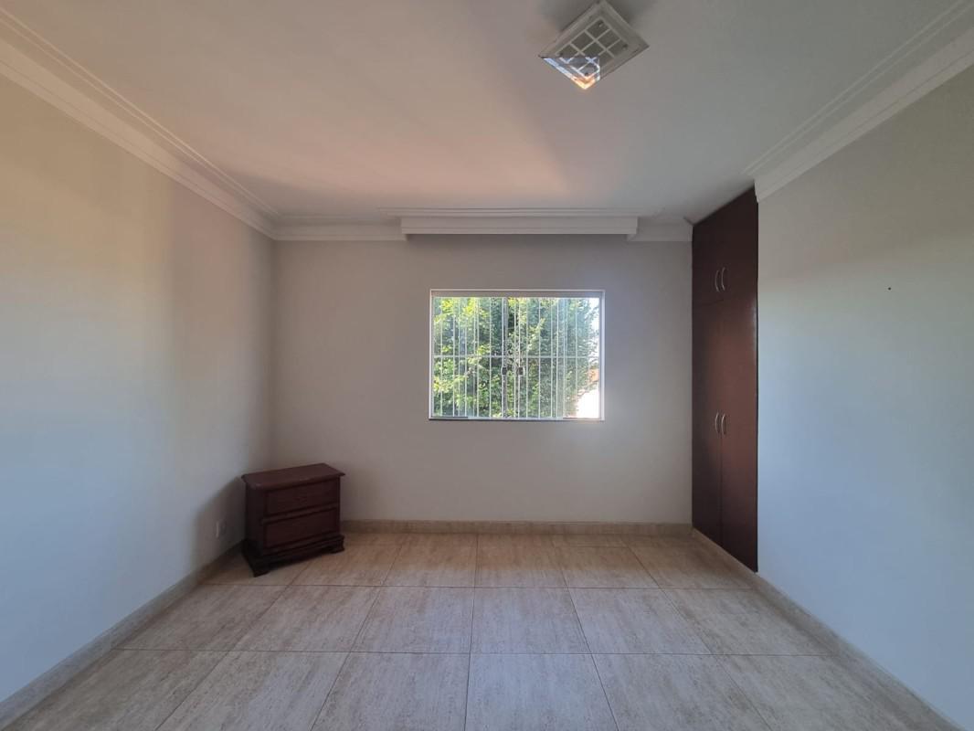 Casa, Centro, 4 Quartos, 6 Vagas, 1 Suíte