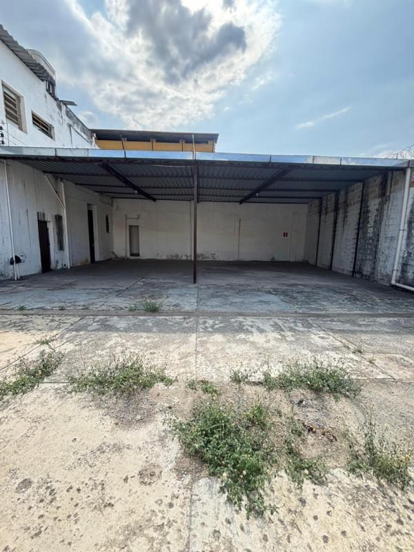 Galpão, Nova Floresta, 0 Quarto, 20 Vagas