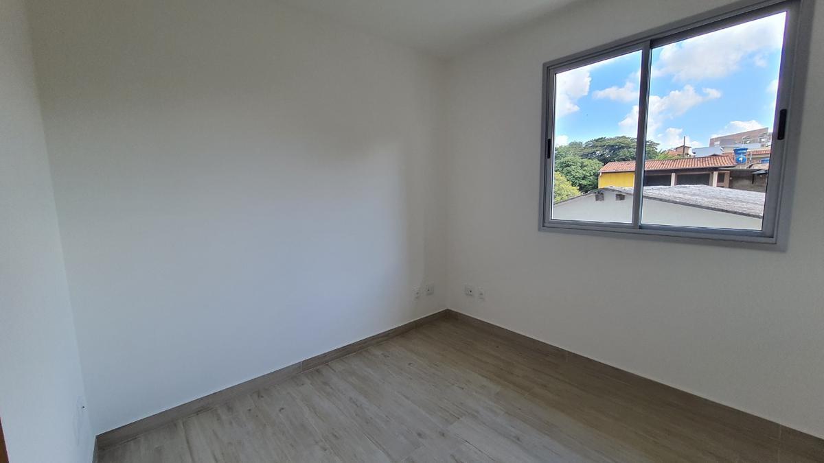 Casa, Centro, 3 Quartos, 2 Vagas, 1 Suíte