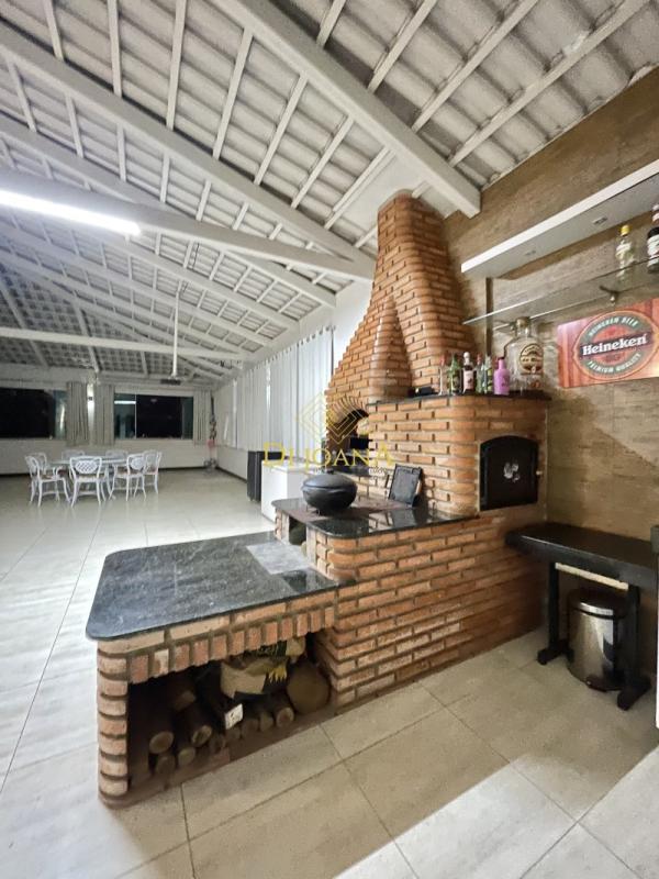 Prédio, Centro, 3 Quartos, 4 Vagas, 1 Suíte