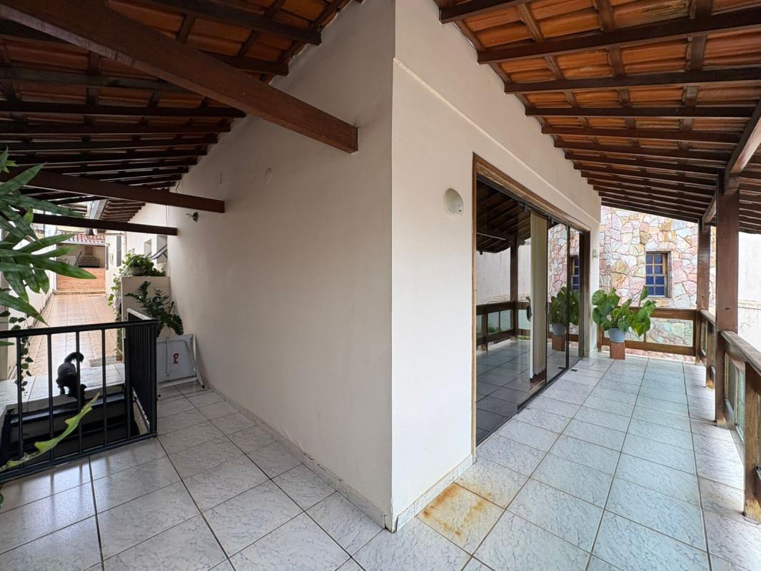Casa, Dona Clara, 3 Quartos, 4 Vagas, 1 Suíte