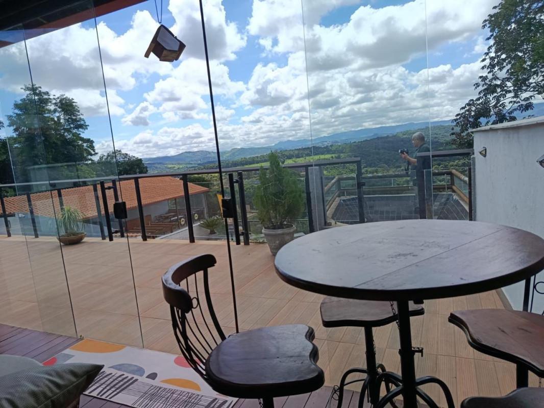 Fazenda, Bandeirinhas, 2 Quartos, 6 Vagas, 1 Suíte