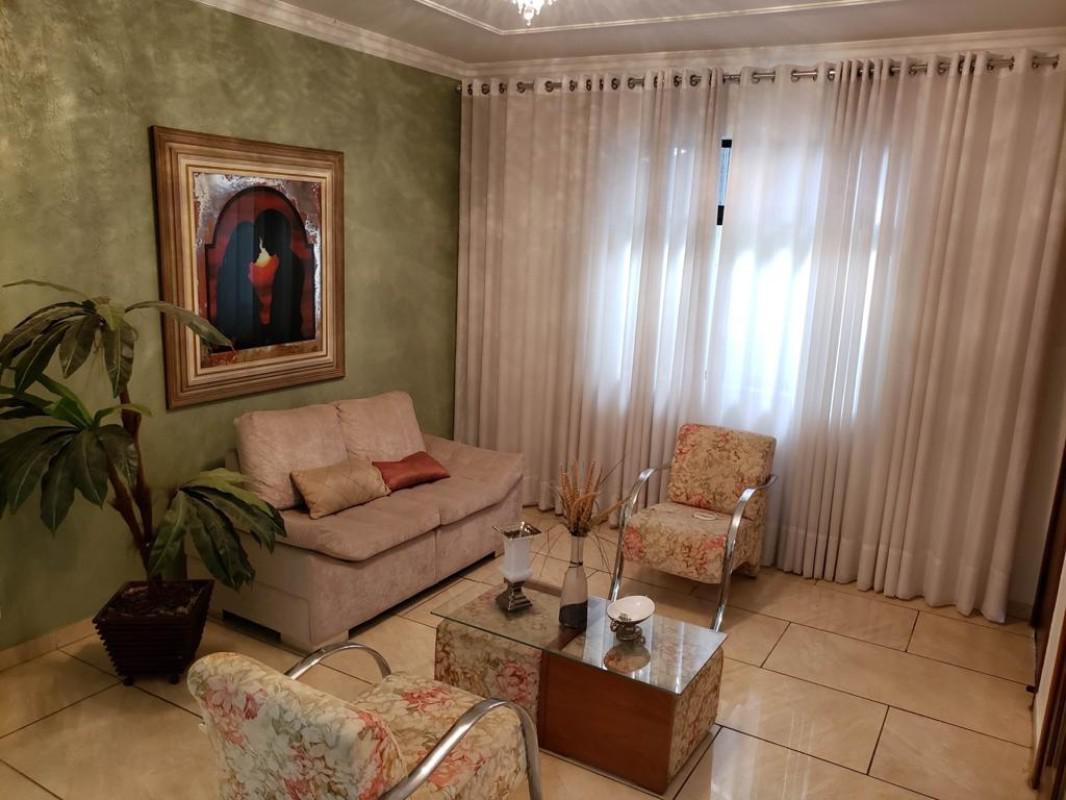 Casa, Fernão Dias, 4 Quartos, 5 Vagas, 2 Suítes