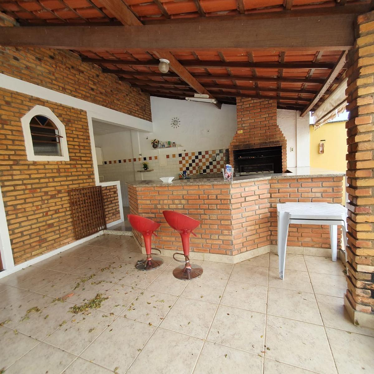 Casa, Santa Cruz, 4 Quartos, 6 Vagas, 2 Suítes
