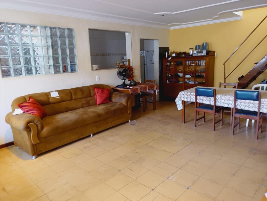 Casa, João Pinheiro, 5 Quartos, 3 Vagas, 1 Suíte