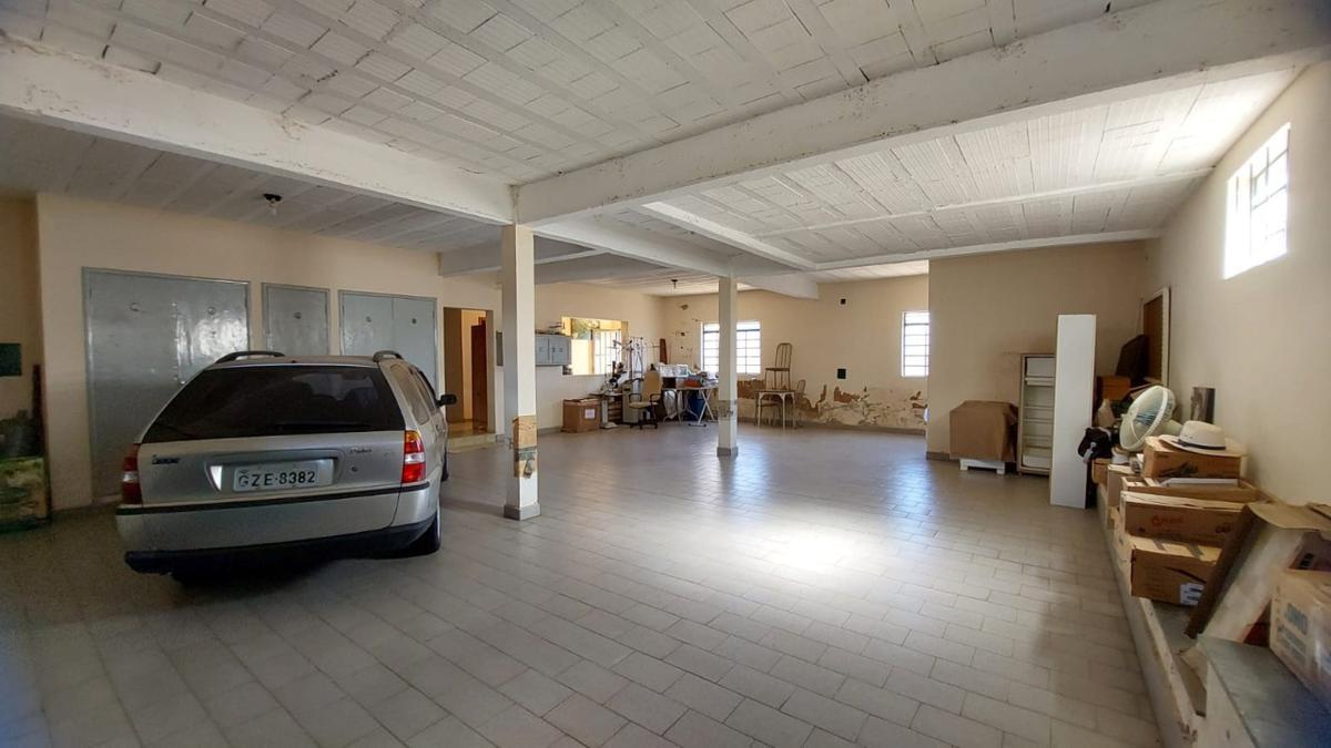 Casa, Vila Martins, 4 Quartos, 5 Vagas, 1 Suíte