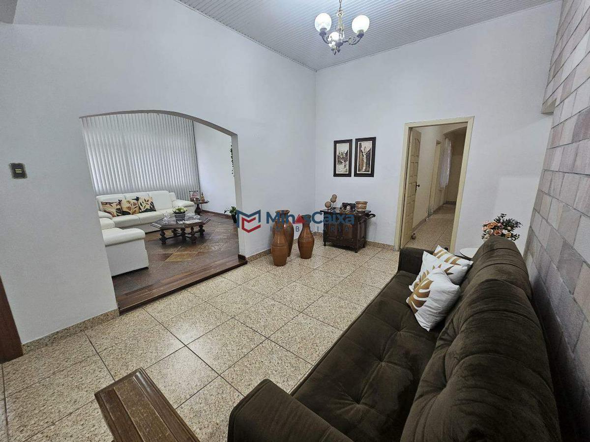 Casa, Vila dos Técnicos, 4 Quartos, 2 Vagas, 1 Suíte