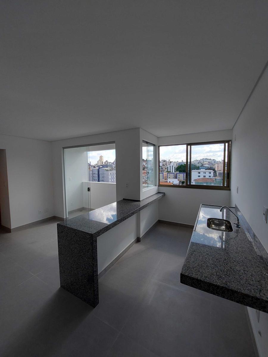 Apartamento, Sagrada Família, 2 Quartos, 2 Vagas, 1 Suíte