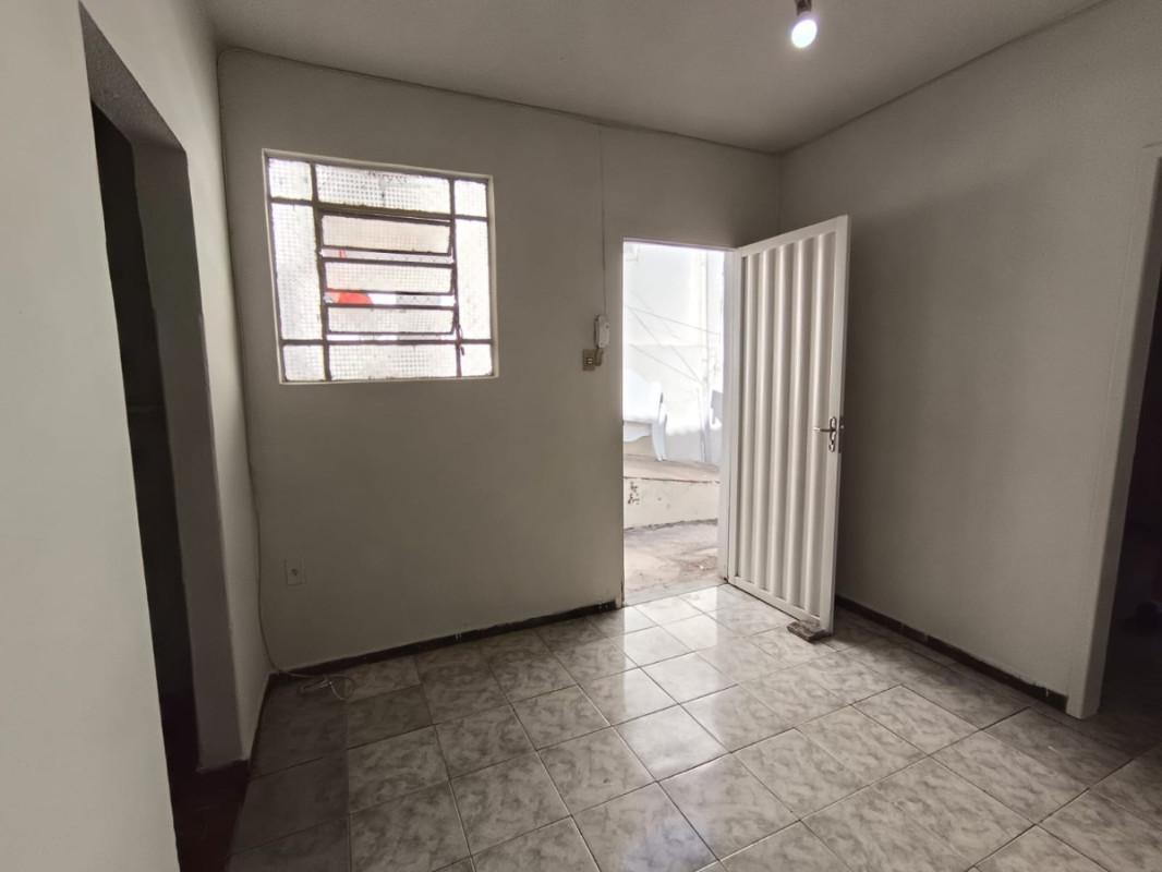 Casa, Sagrada Família, 1 Quarto, 0 Vaga