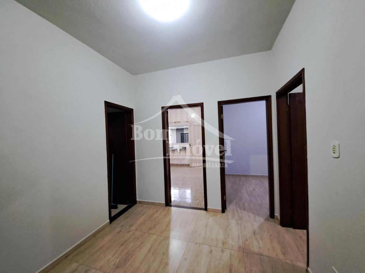 Casa, Centro, 3 Quartos, 0 Vaga, 1 Suíte