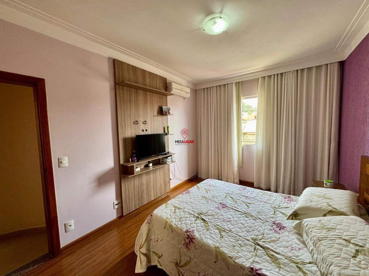 Casa, Diamante, 4 Quartos, 2 Vagas, 1 Suíte