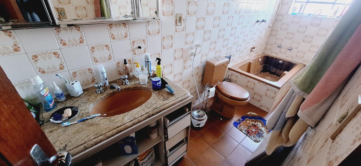 Casa, Sagrada Família, 3 Quartos, 2 Vagas, 1 Suíte