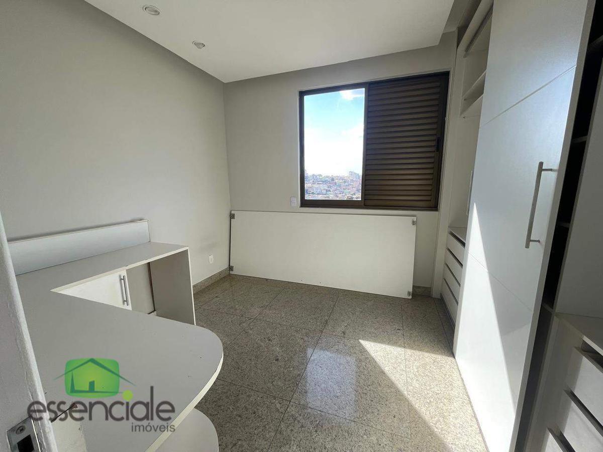 Apartamento, Barreiro, 3 Quartos, 2 Vagas, 1 Suíte