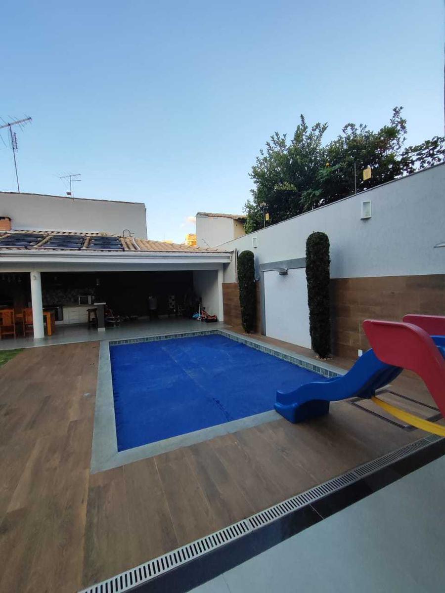 Casa, Castelo, 4 Quartos, 4 Vagas, 1 Suíte