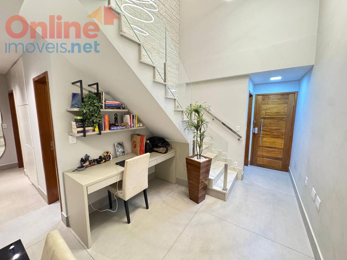 Apartamento, Castelo, 3 Quartos, 0 Vaga, 1 Suíte