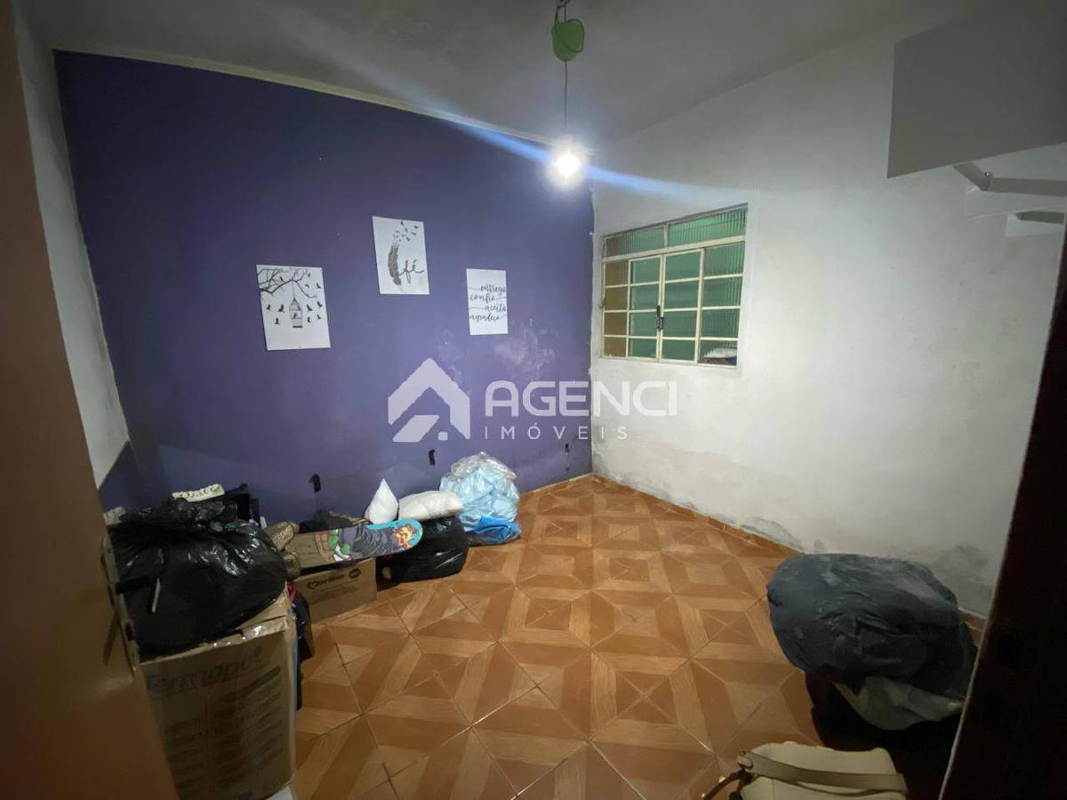 Casa, Santa Maria, 3 Quartos, 0 Vaga, 1 Suíte