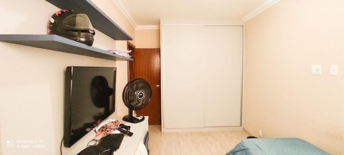 Casa, Jardim Vitória, 3 Quartos, 3 Vagas, 1 Suíte