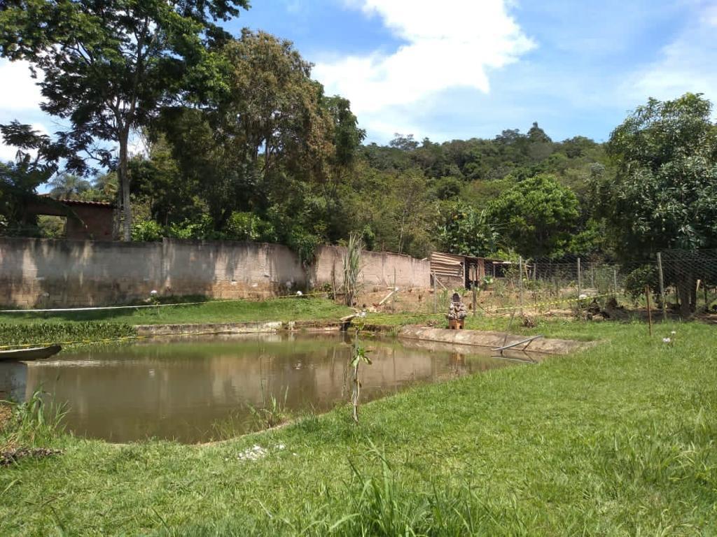 Casa, Pompeu, 1 Quarto, 20 Vagas