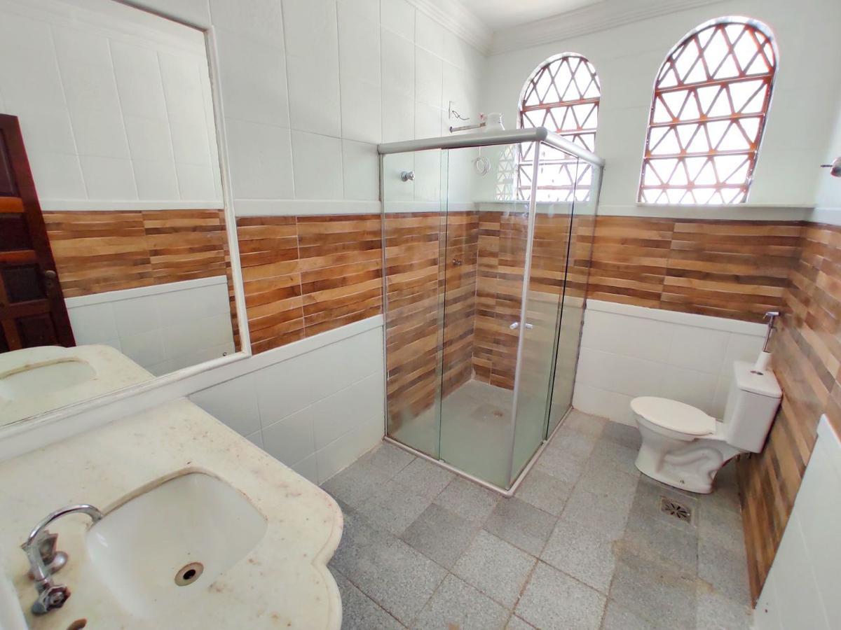 Casa Comercial, São José, 6 Quartos, 4 Vagas, 2 Suítes