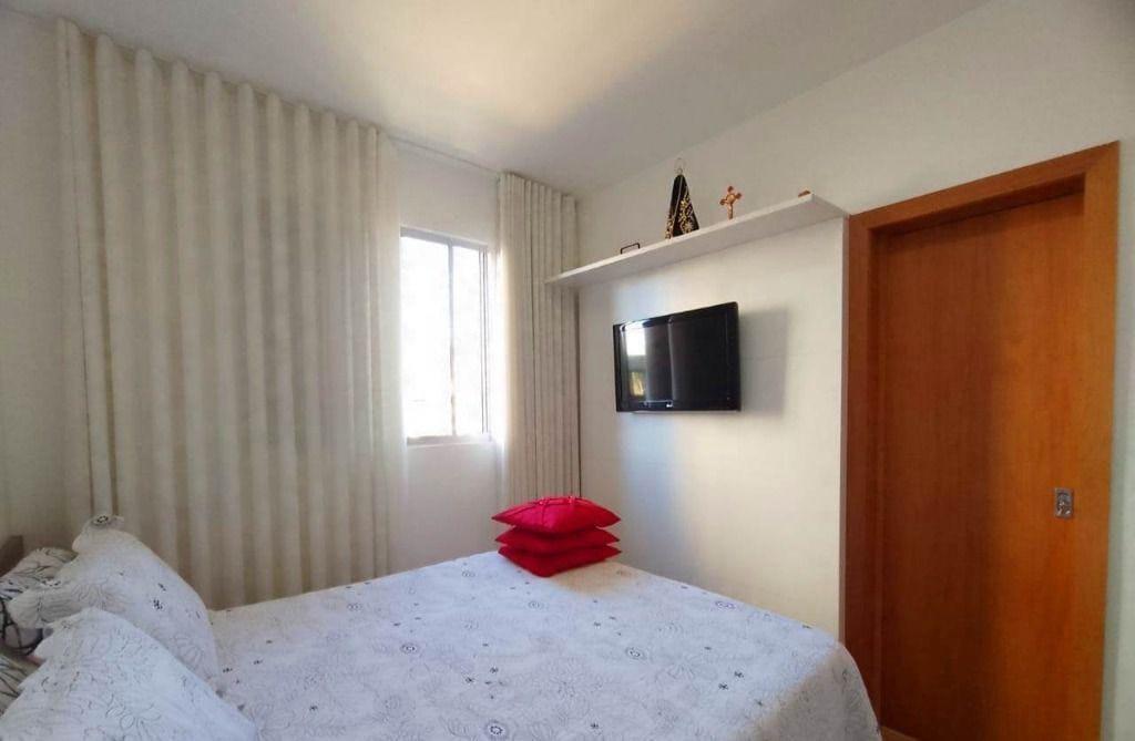 Cobertura, Estoril, 2 Quartos, 2 Vagas, 2 Suítes