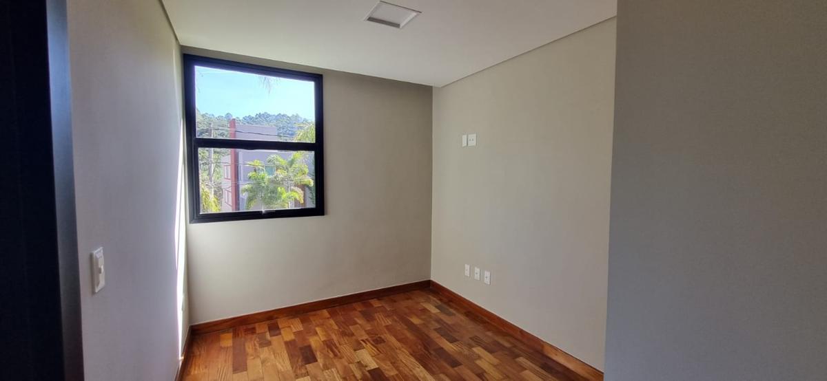 Casa, Alphaville - Lagoa dos Ingleses, 4 Quartos, 0 Vaga, 4 Suítes
