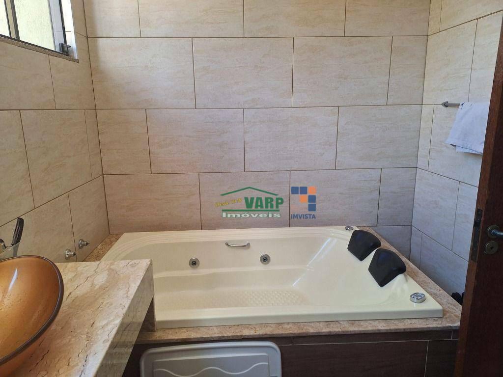 Casa, Paciência, 4 Quartos, 0 Vaga, 3 Suítes