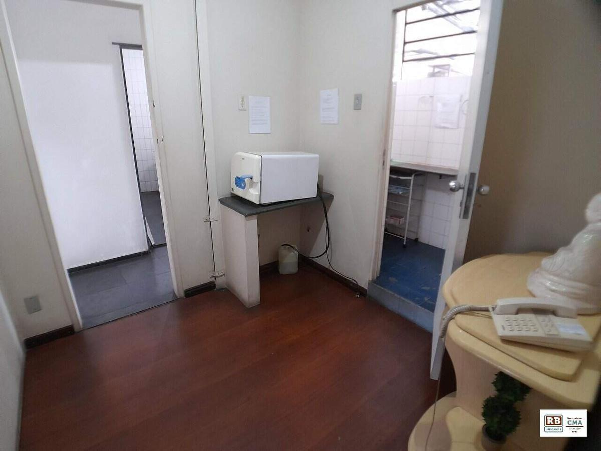 Prédio, Funcionários, 0 Quarto, 4 Vagas