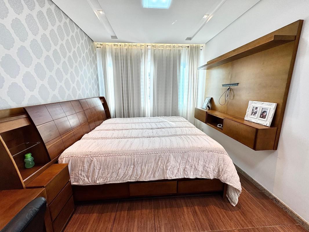 Casa, Parque Xangri-lá, 4 Quartos, 8 Vagas, 2 Suítes