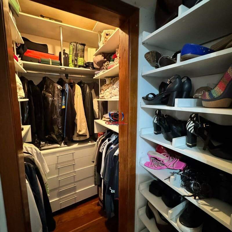 Casa, Castelo, 3 Quartos, 2 Vagas, 1 Suíte