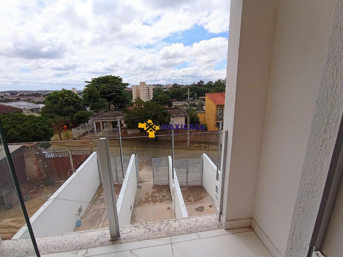 Casa, Santa Branca, 2 Quartos, 2 Vagas, 2 Suítes