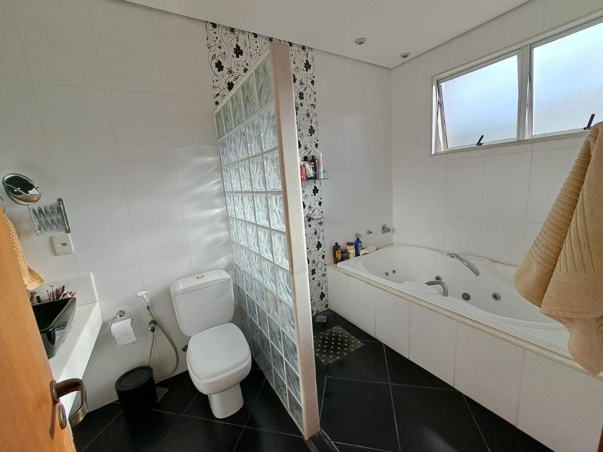 Casa, Santa Cruz, 3 Quartos, 3 Vagas, 1 Suíte