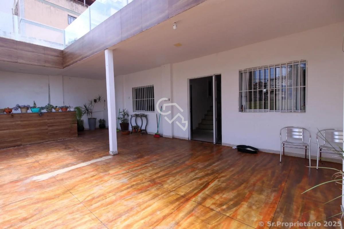 Casa, Horto, 6 Quartos, 2 Vagas, 5 Suítes