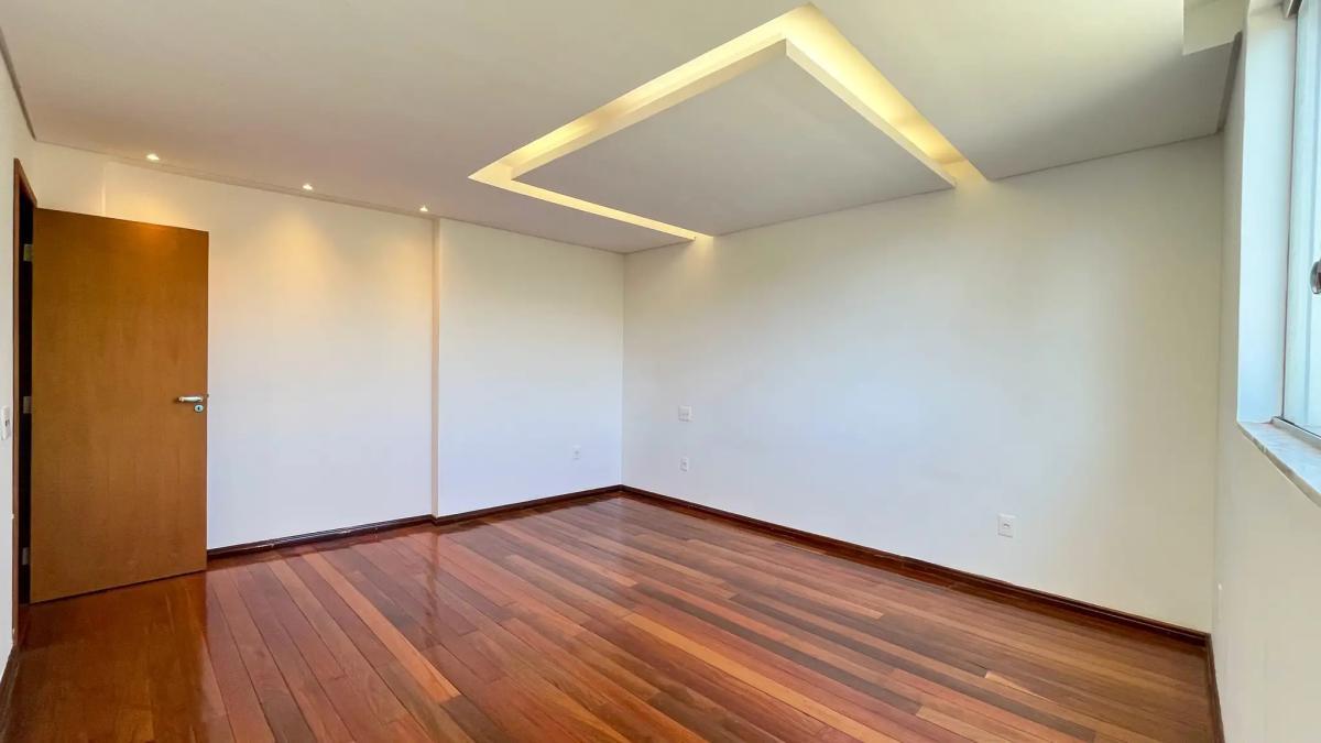 Casa, Estoril, 4 Quartos, 6 Vagas, 1 Suíte