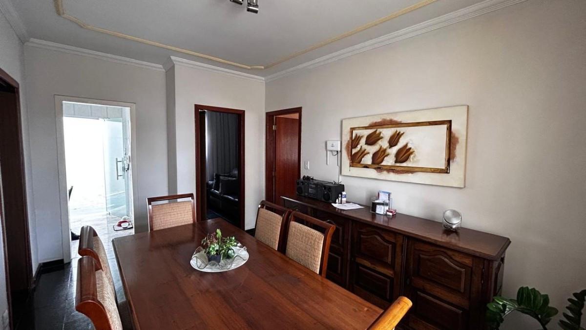 Casa, Santa Amélia, 4 Quartos, 15 Vagas, 1 Suíte