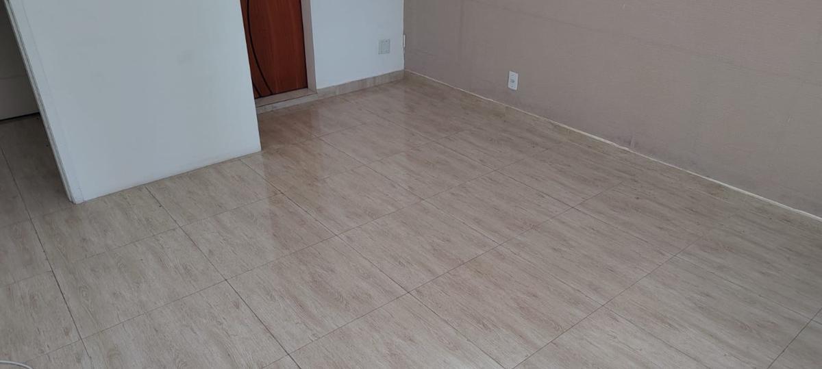 Sala, Centro, 1 Quarto, 0 Vaga