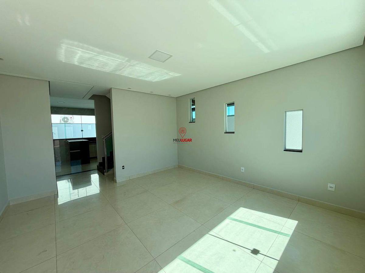 Casa, Masterville, 3 Quartos, 3 Vagas, 1 Suíte