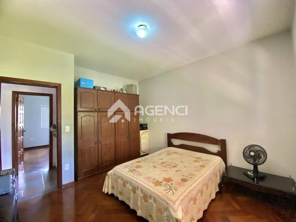 Casa, Camargos, 3 Quartos, 0 Vaga, 1 Suíte