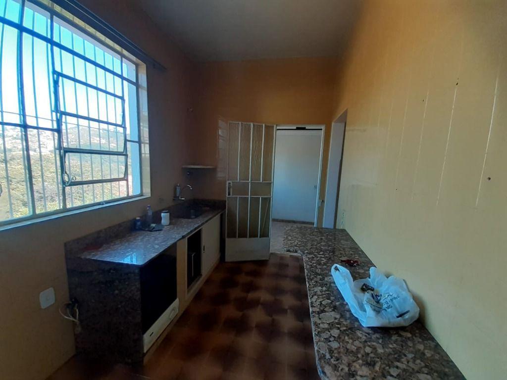 Casa, Centro, 3 Quartos, 3 Vagas, 1 Suíte