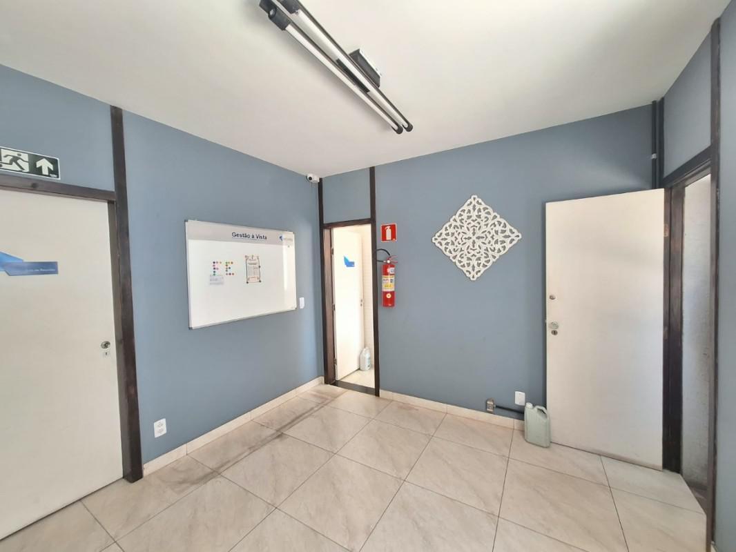 Casa Comercial, Floresta, 5 Quartos, 4 Vagas, 1 Suíte