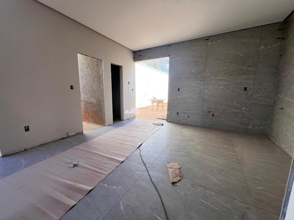 Casa, Trevo, 4 Quartos, 3 Vagas, 3 Suítes