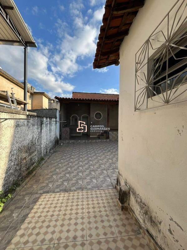 Casa, Coqueiros, 4 Quartos, 5 Vagas, 1 Suíte